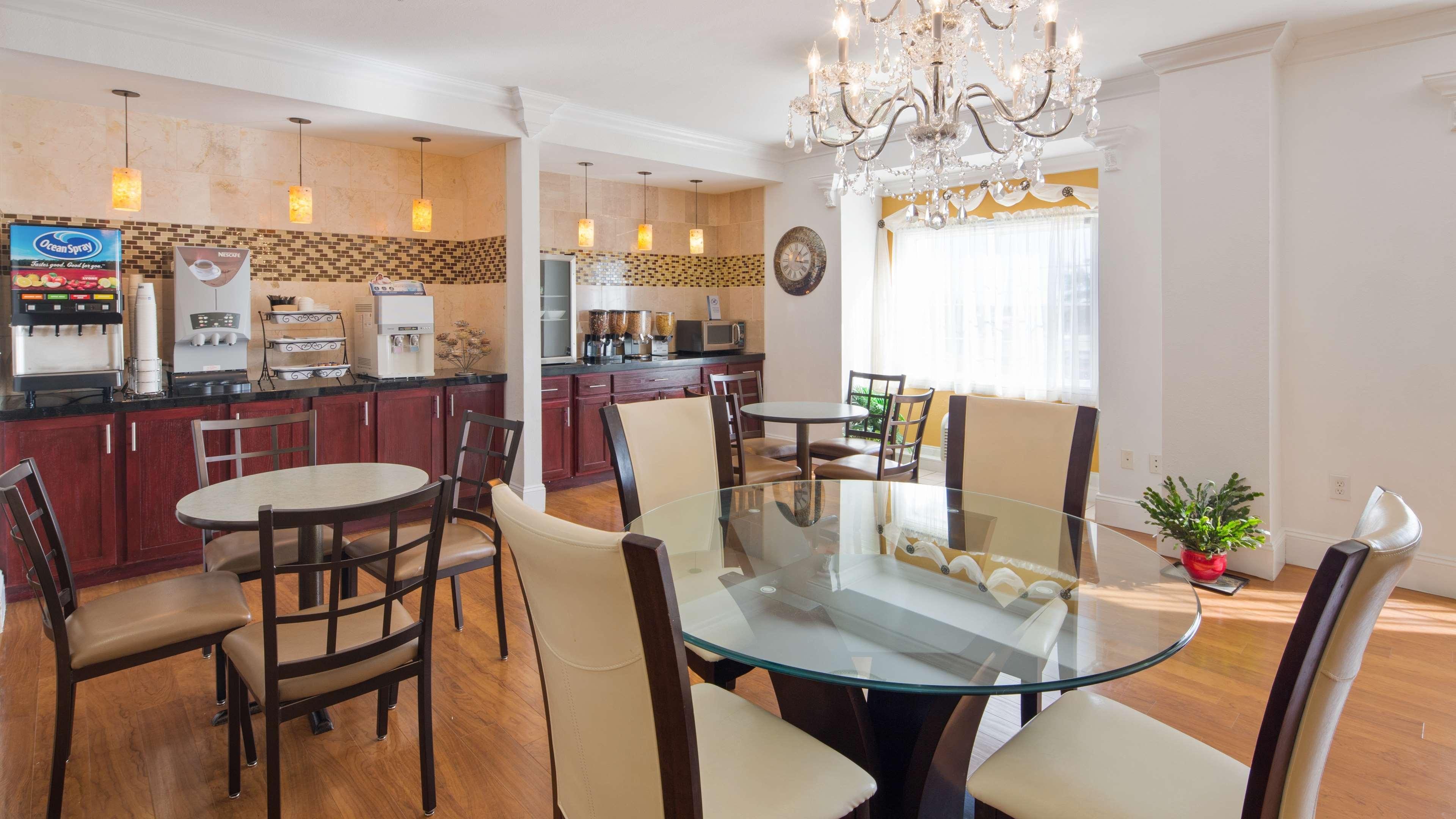 Best Western Roanoke Inn & Suites Ngoại thất bức ảnh